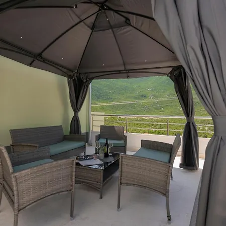 Holiday home 3 Bedroom Awesome In Zagvozd