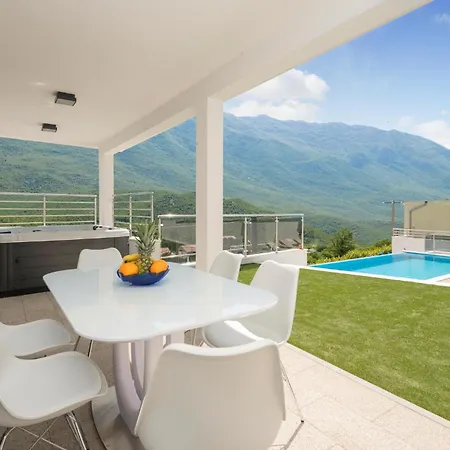 3 Bedroom Awesome In Zagvozd