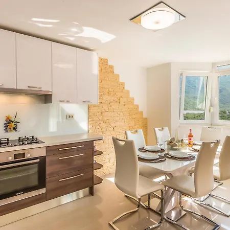 3 Bedroom Awesome In Holiday home Zagvozd