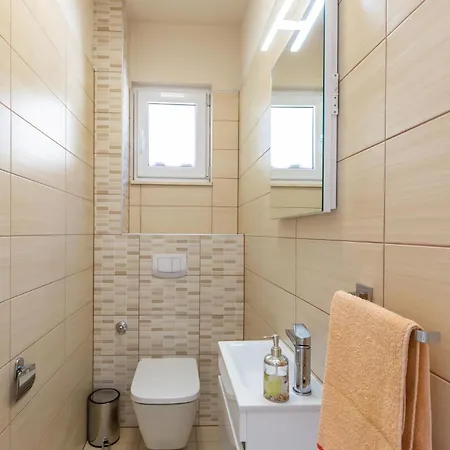 3 Bedroom Awesome In Holiday home Zagvozd