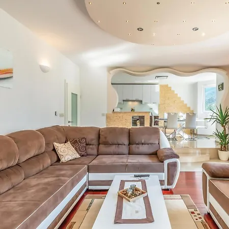 3 Bedroom Awesome In